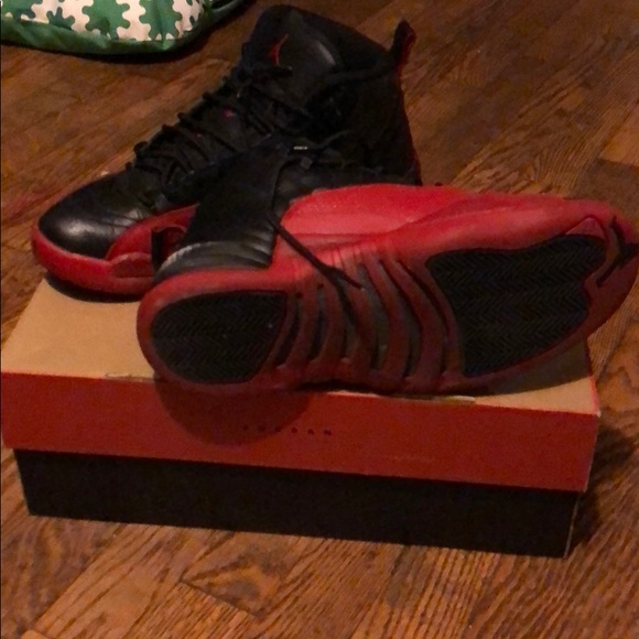 Jordan 12 - Picture 2 of 6